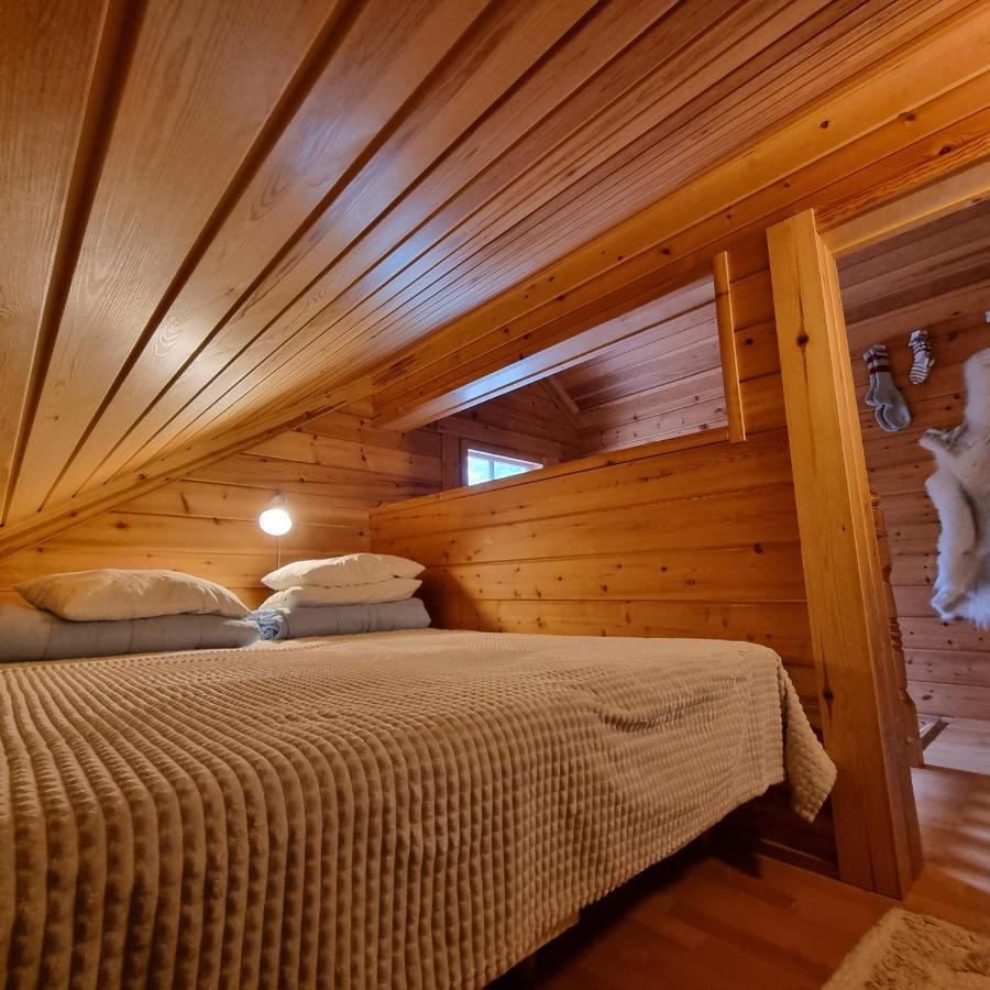 Revontulen Tupa Holiday home Kaamanen
